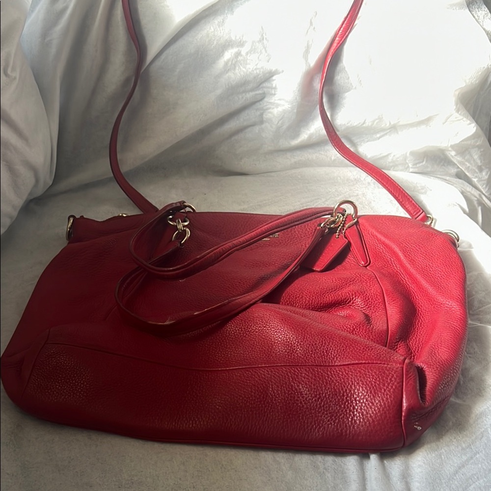 Elegant Red Leather Shoulder Bag